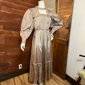 VINTAGE 70s Antique Style Dress Size 4 Victorian Mutton Sleeve Maxi Prairie